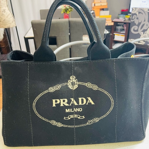 Authentic large prada canapa - Picture 6 of 10